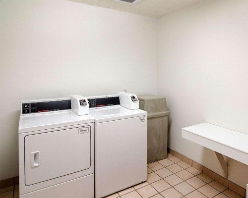 Quality Inn Midland - image 14