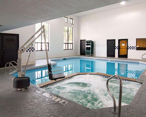 Quality Inn Midland - image 20