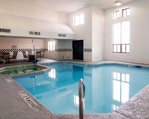 Quality Inn Midland - image 21