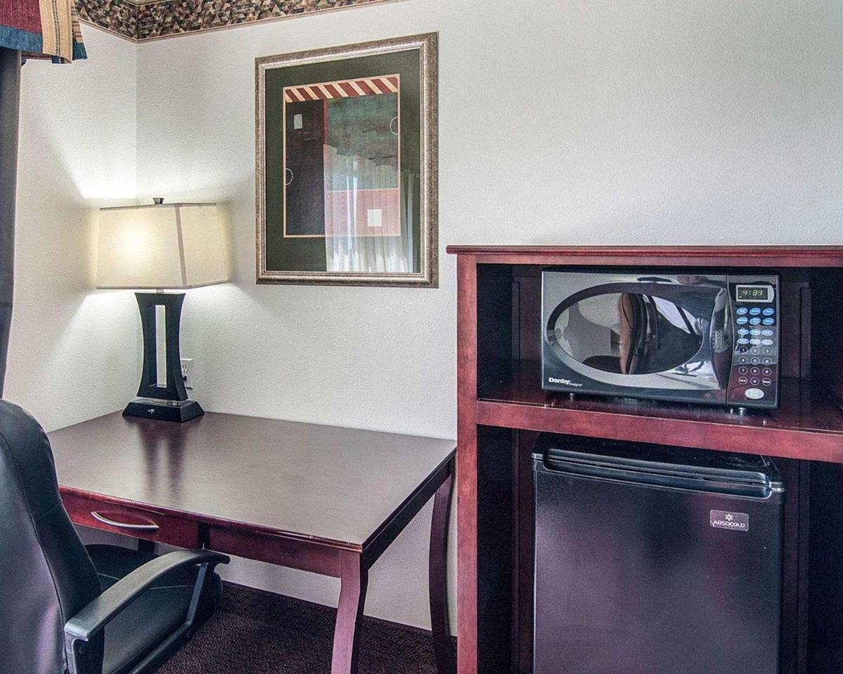 Quality Inn Midland - image 5