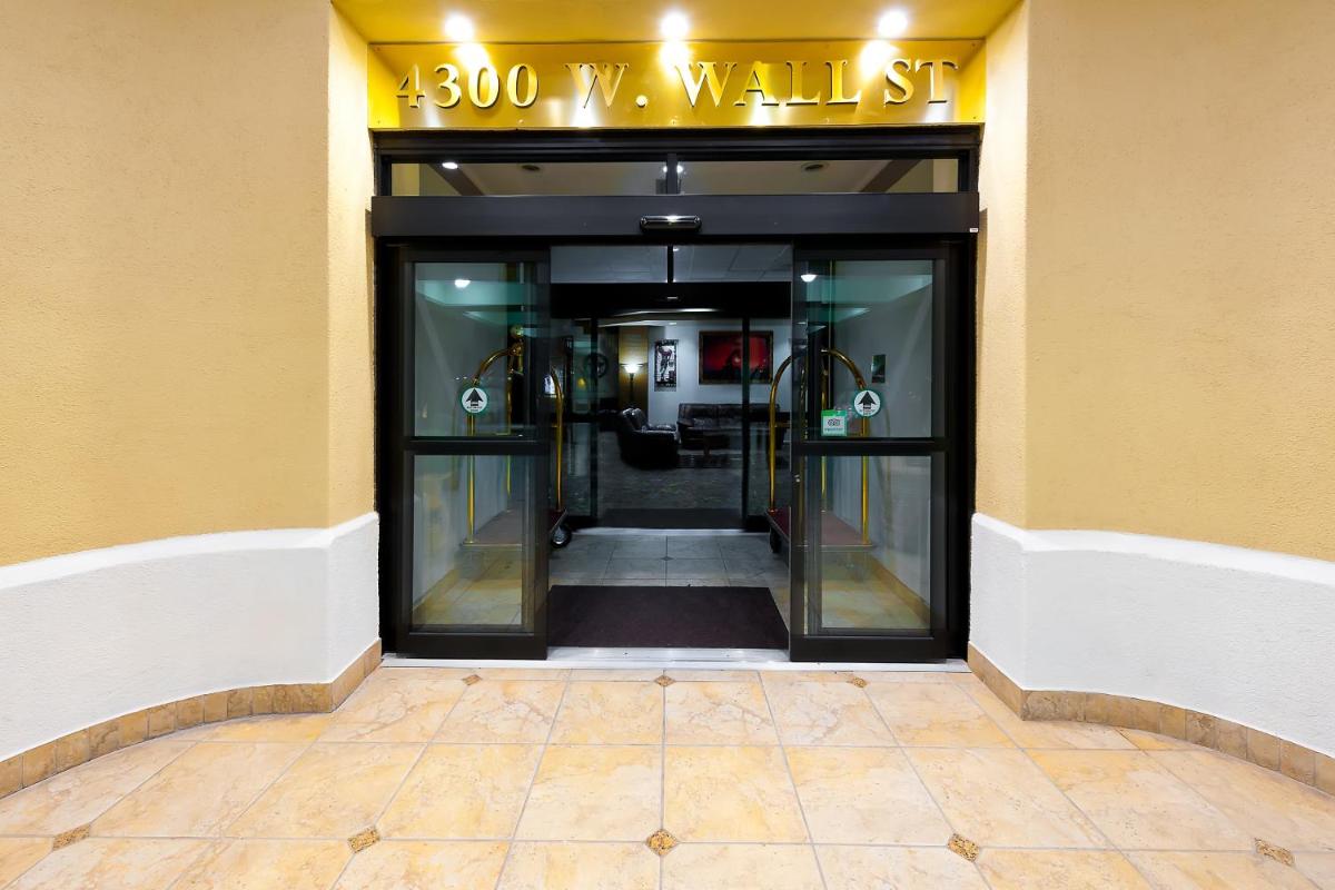 Grand Texan Hotel and Convention Center - image 3
