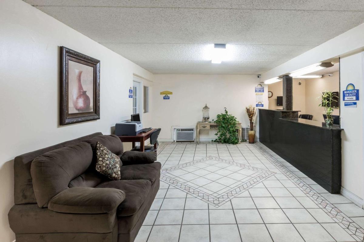 Days Inn by Wyndham Midland - image 2