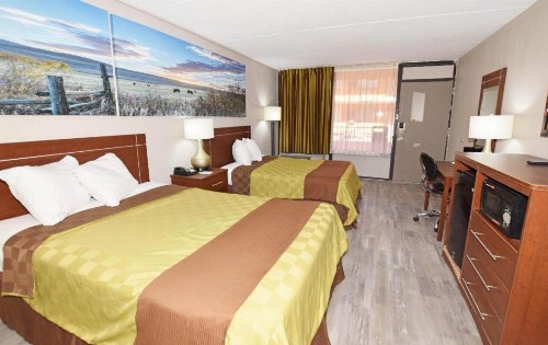 Days Inn by Wyndham Midland - image 22