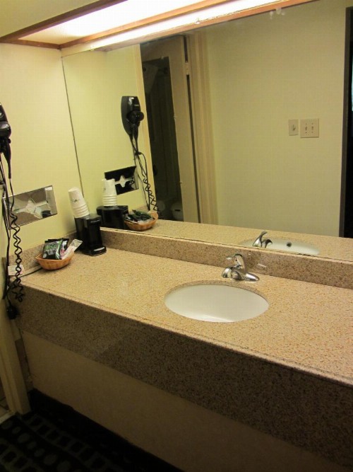 Days Inn by Wyndham Midland - image 29