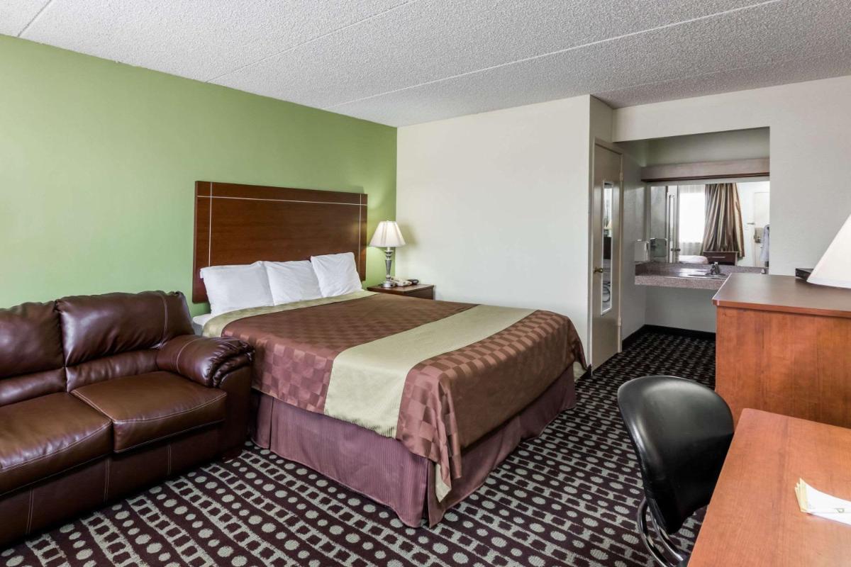 Days Inn by Wyndham Midland - image 5