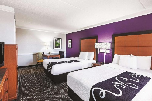 La Quinta Inn by Wyndham Midland - image 11
