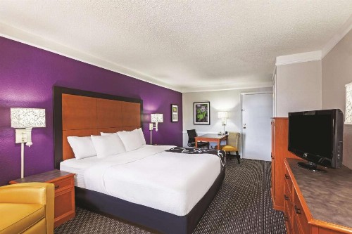 La Quinta Inn by Wyndham Midland - image 13