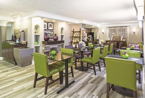 La Quinta Inn by Wyndham Midland - image 15