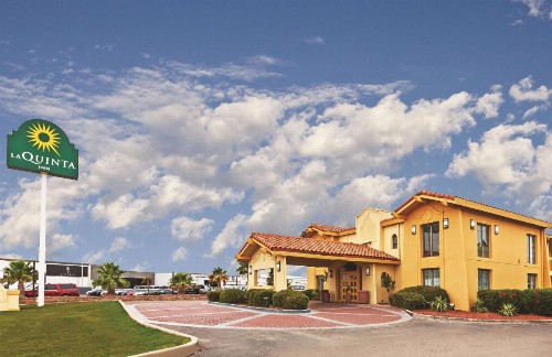 La Quinta Inn by Wyndham Midland - image 19