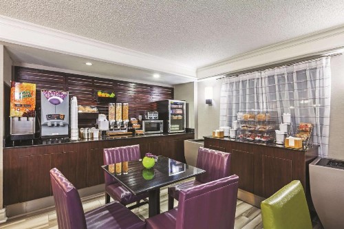 La Quinta Inn by Wyndham Midland - image 23
