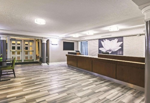 La Quinta Inn by Wyndham Midland - image 24