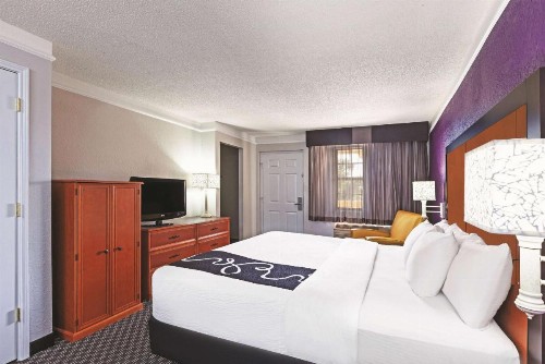 La Quinta Inn by Wyndham Midland - image 7