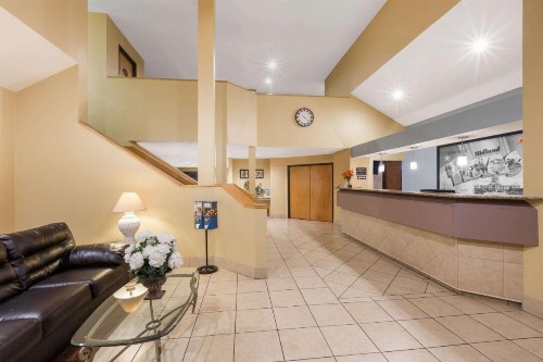 Super 8 by Wyndham Midland - image 4