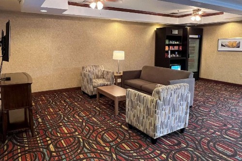 Quality Suites Midland - image 21