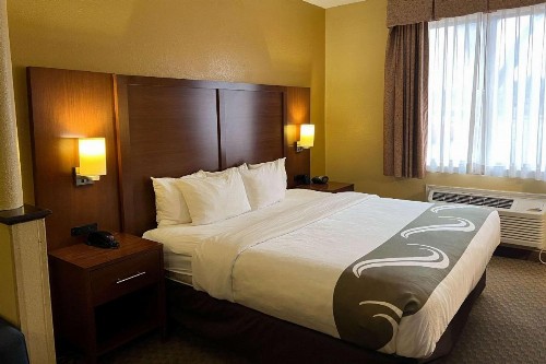 Quality Suites Midland - image 22