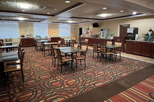 Quality Suites Midland - image 32