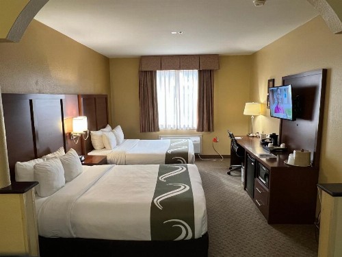 Quality Suites Midland - image 38