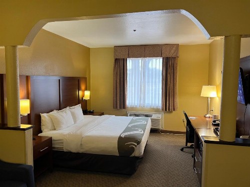 Quality Suites Midland - image 40