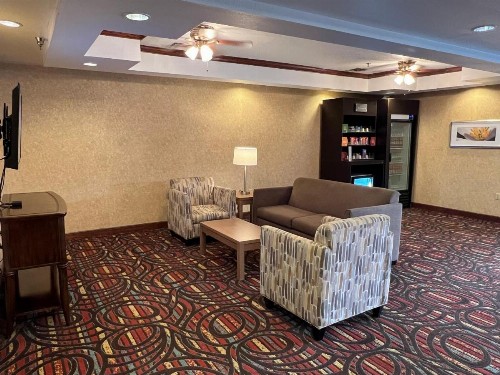 Quality Suites Midland - image 42