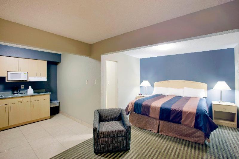 Americas Best Value Inn Midland - image 2