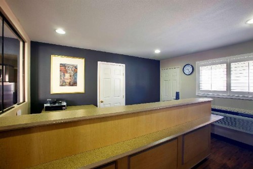 Americas Best Value Inn Midland - image 4