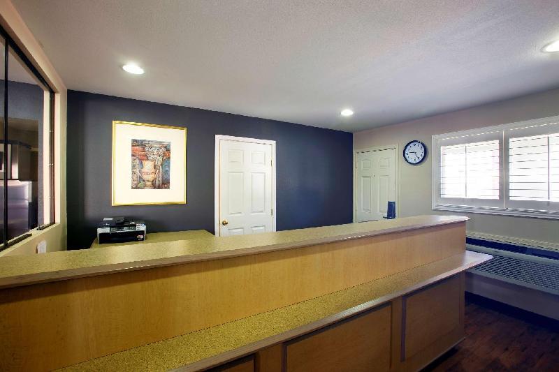 Americas Best Value Inn Midland - image 4