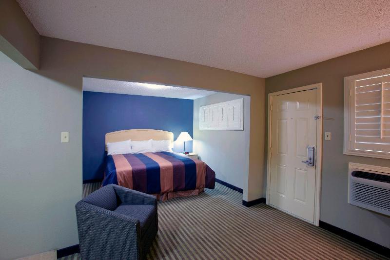Americas Best Value Inn Midland - image 5