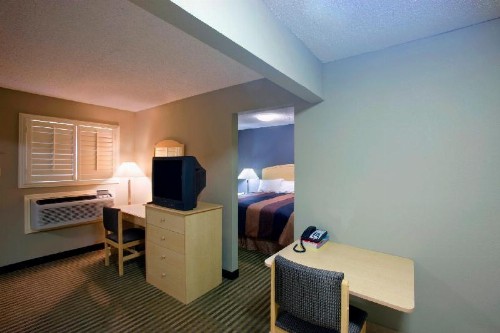 Americas Best Value Inn Midland - image 7