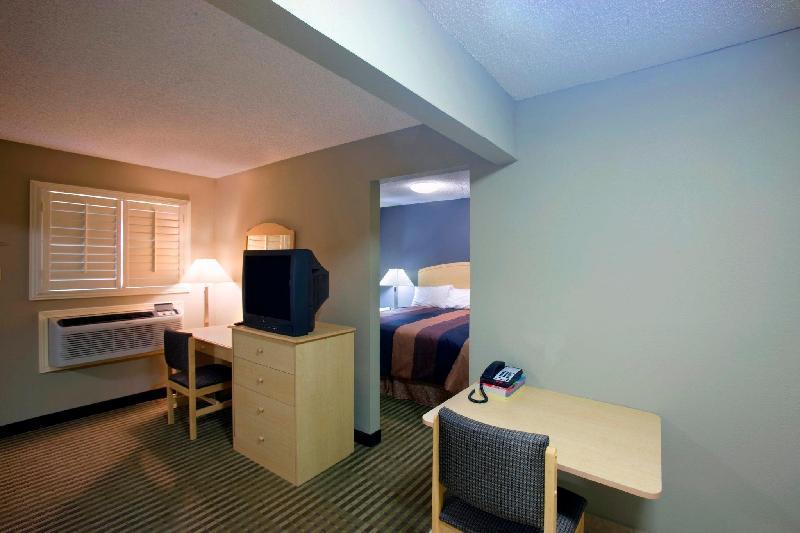 Americas Best Value Inn Midland - image 7
