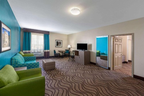 La Quinta by Wyndham Midland North - image 14