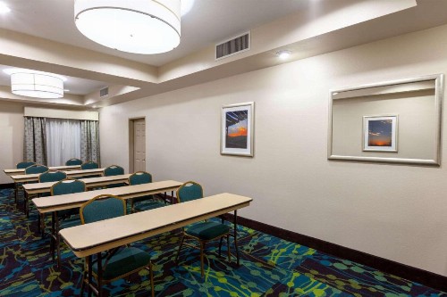 La Quinta by Wyndham Midland North - image 19