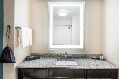 La Quinta by Wyndham Midland North - image 26