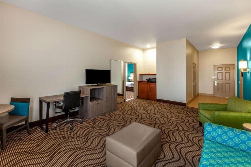 La Quinta by Wyndham Midland North - image 39