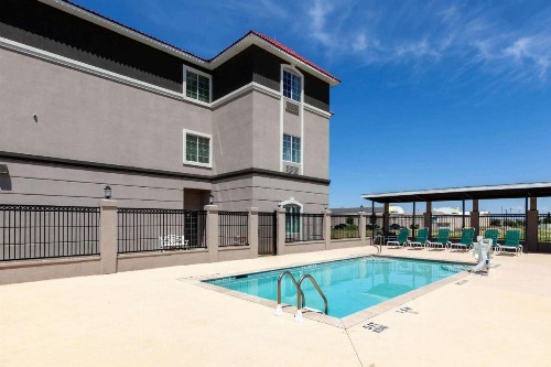 La Quinta by Wyndham Midland North - image 41