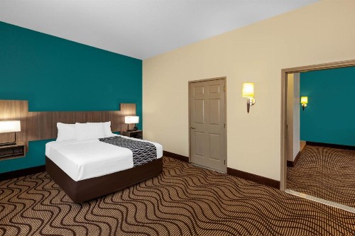 La Quinta by Wyndham Midland North - image 45