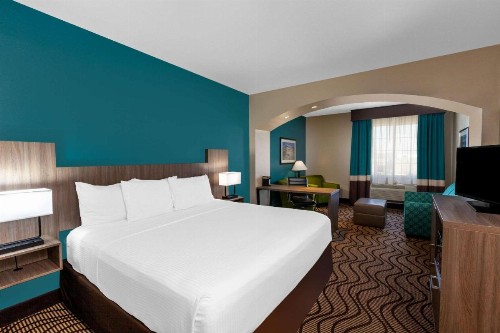 La Quinta by Wyndham Midland North - image 9