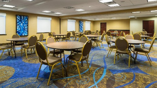 Holiday Inn Express & Suites Midland Loop 250 an IHG Hotel - image 29