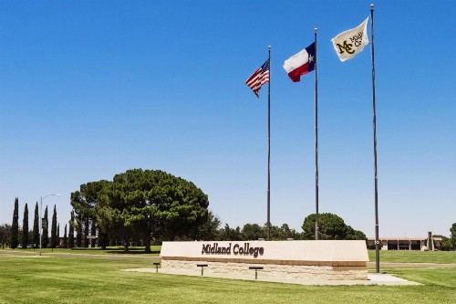 Holiday Inn Express & Suites Midland Loop 250 an IHG Hotel - image 35