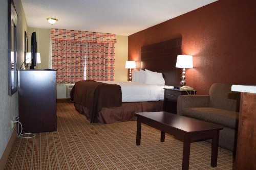 Baymont by Wyndham Midland Airport - image 16