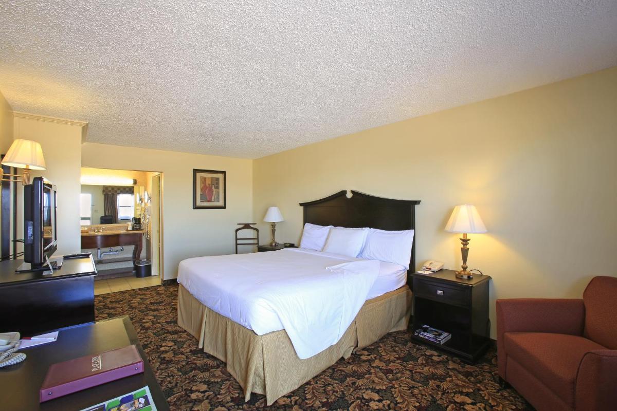 Plaza Inn Midland - image 6