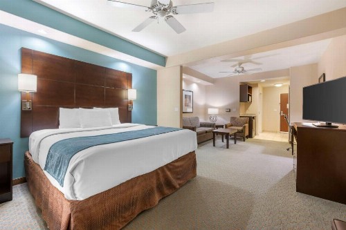 Best Western Plus Midland Suites - image 12