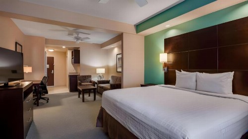 Best Western Plus Midland Suites - image 14