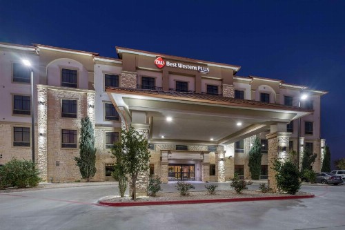 Best Western Plus Midland Suites - image 2