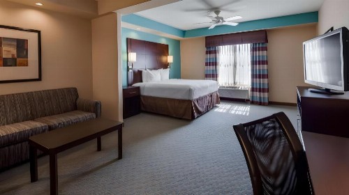 Best Western Plus Midland Suites - image 22