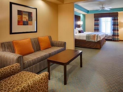 Best Western Plus Midland Suites - image 25
