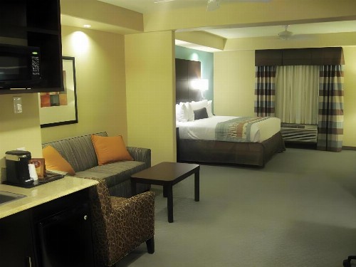 Best Western Plus Midland Suites - image 28