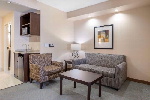 Best Western Plus Midland Suites - image 47