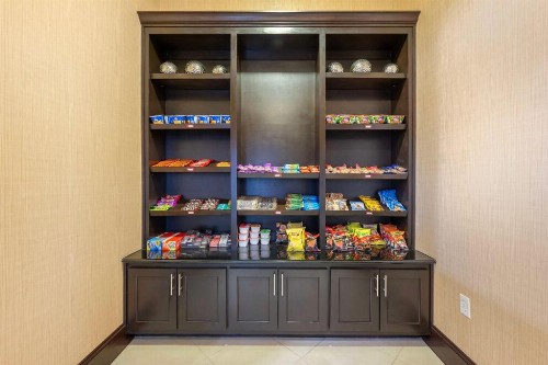 Best Western Plus Midland Suites - image 9