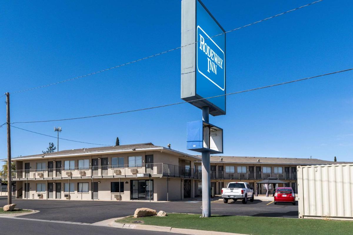 Executive Inn - image 2