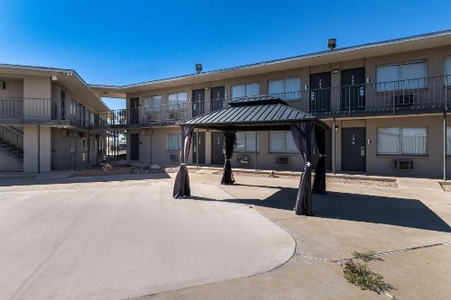 Executive Inn - image 28